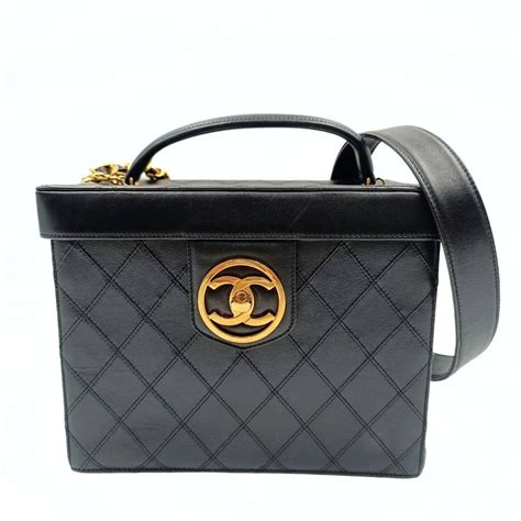 chanel trousse bag